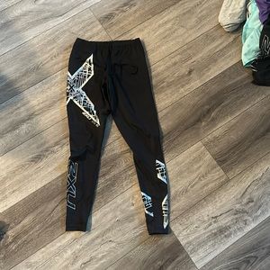 2XU compression tights